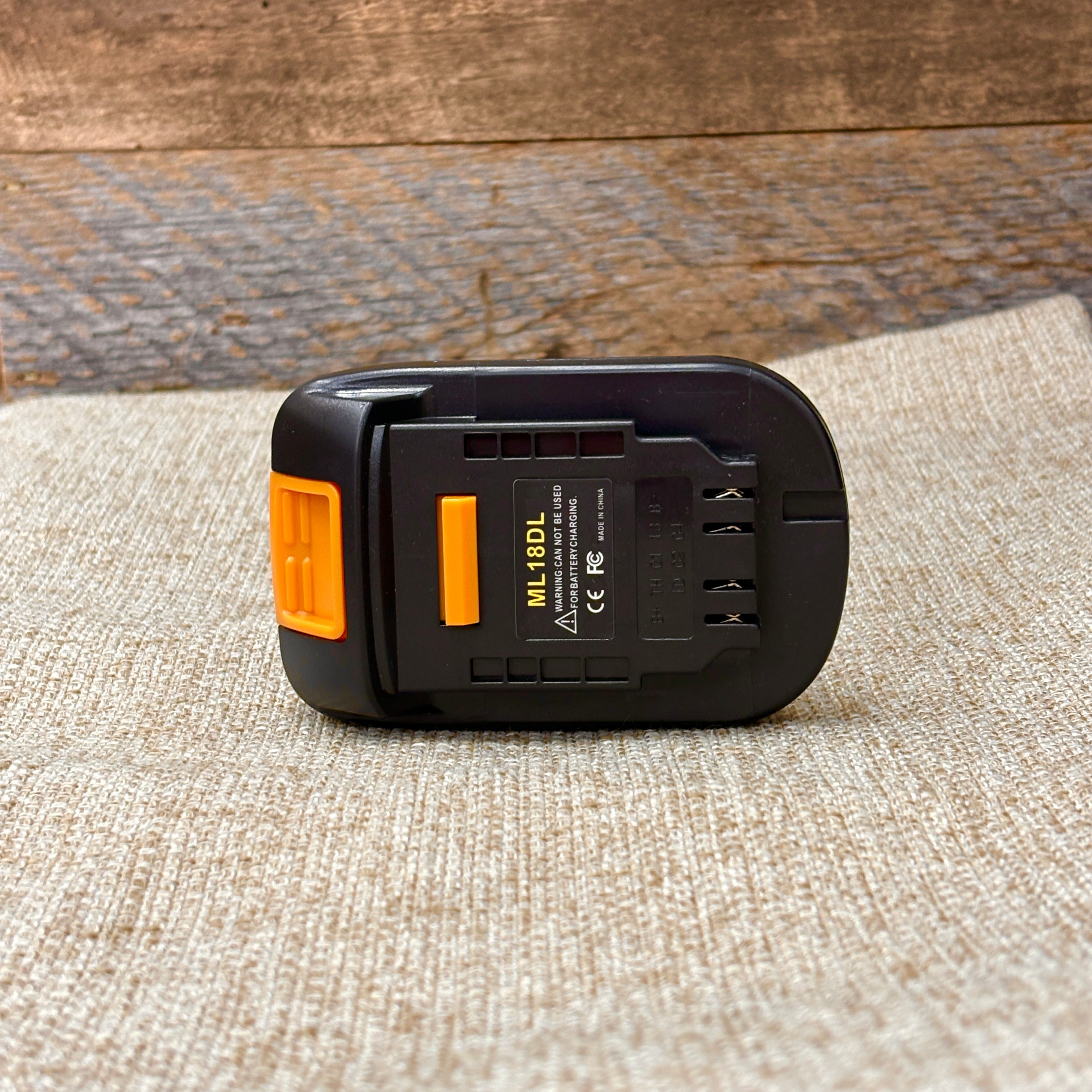 DeWalt to Milwaukee Battery Adapter