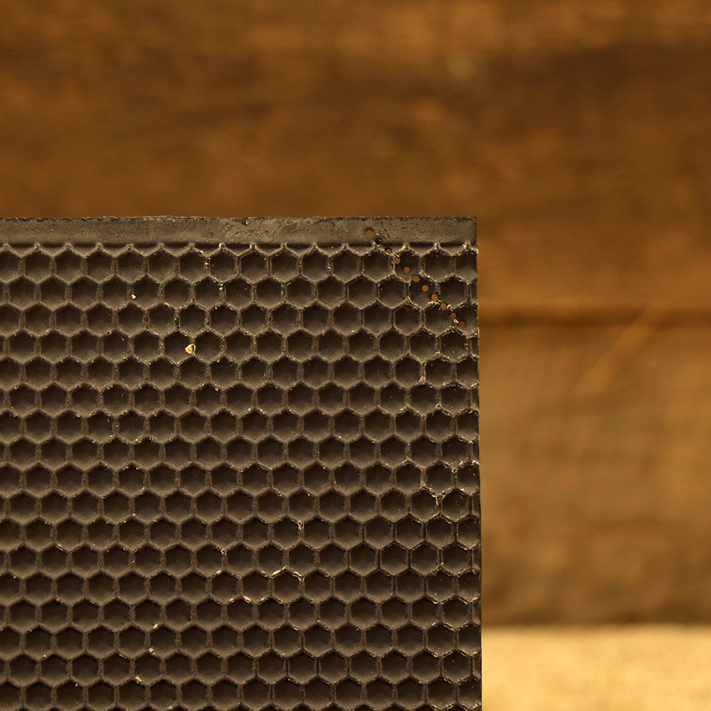 Acorn Waxed Plastic Foundation